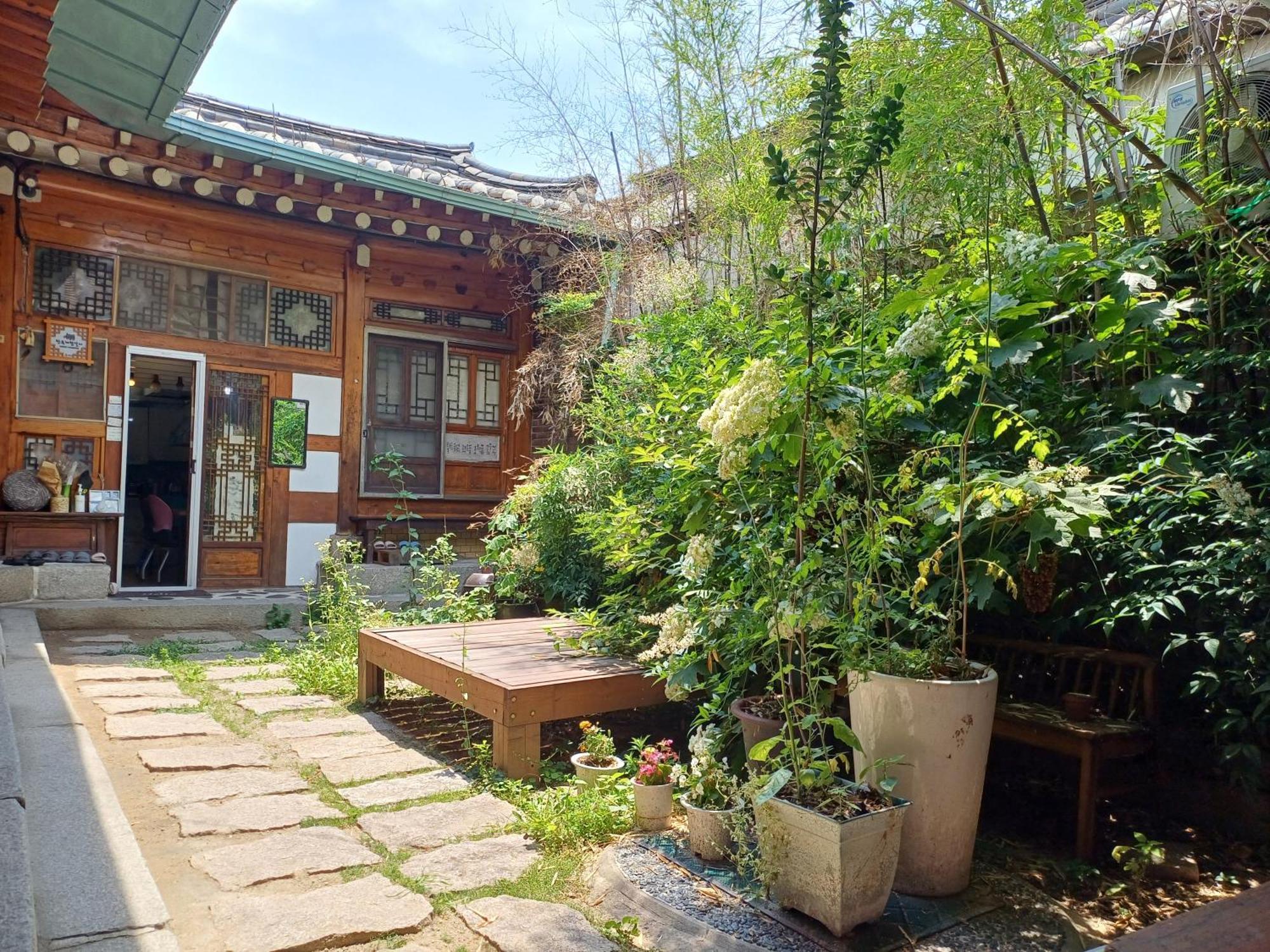 Gongsimga Hanok Guesthouse Сеул Экстерьер фото